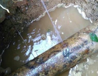 郎溪楼顶渗水维修公司分享下地暖漏水的原因及检测方法。